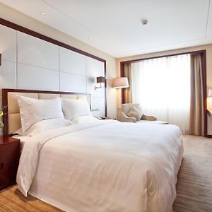 Superior King Suite